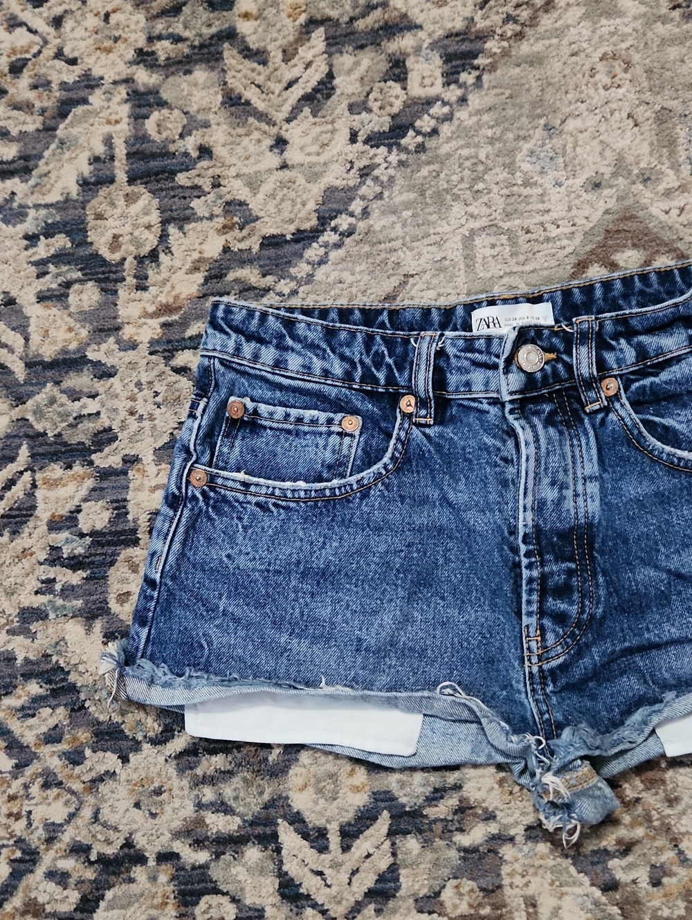 Zara Botton Fly High-Rise Dark Blue Denim Cuffed Shorts - Picture 4 of 8
